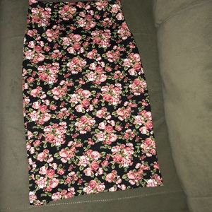 FOREVER 21 | Pink/Black Floral Pencil Skirt